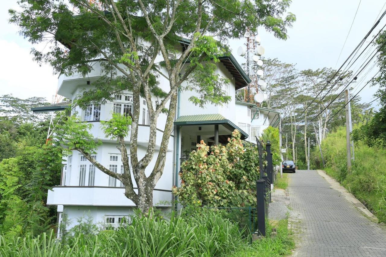 Crown Hills Kandy Inn Экстерьер фото