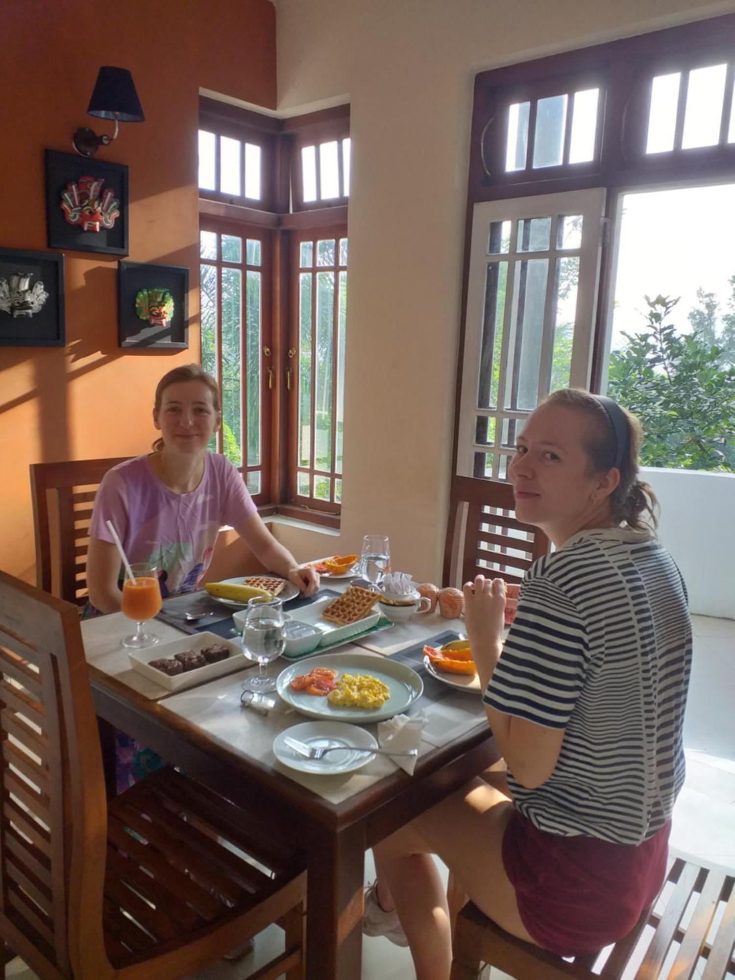 Crown Hills Kandy Inn Экстерьер фото