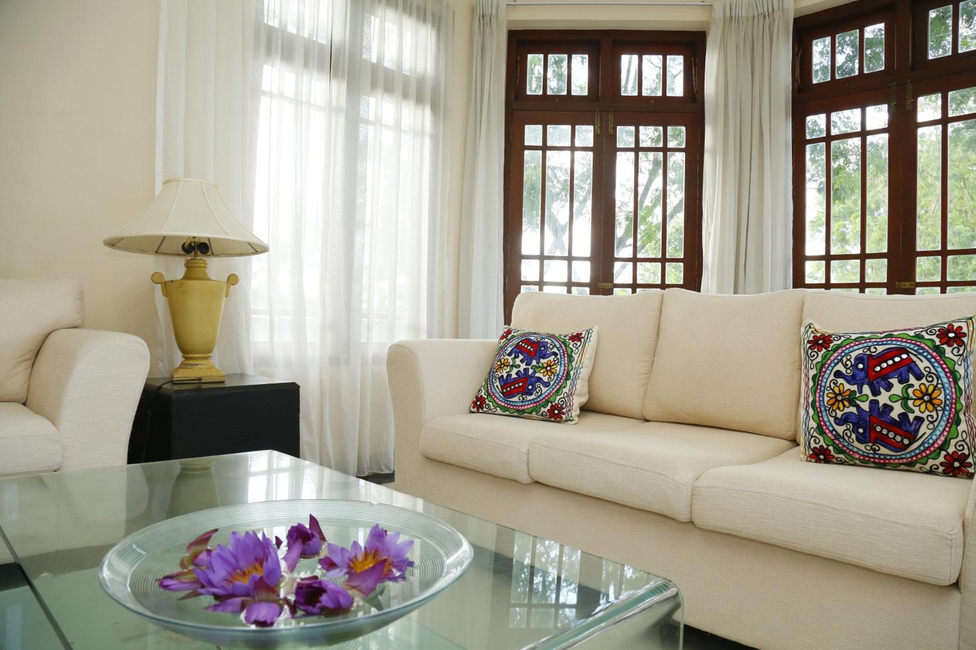 Crown Hills Kandy Inn Экстерьер фото